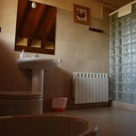 شقة La Fontana De Gredos نافالوينغا